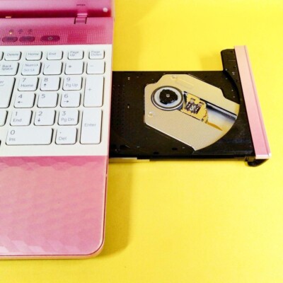 SONY VAIO Pink Intel Core i5 Windows 11 SSD 256GB 4GB Blu-ray CD