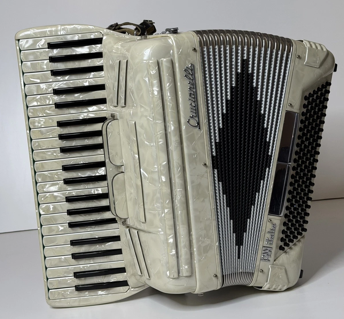 Crucianelli Accordions 41 Treble Keys for sale | eBay