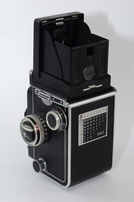 Rolleiflex 2.8E TLR 6x6cm Film camera. Xenotar 80mm f2.8 lens