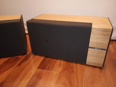 Beautiful set of Bose 6.2 Everywhere Speakers Good Condition