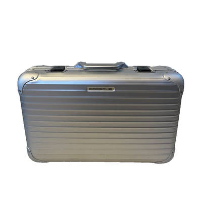 Porsche Rimowa シルバーキャリーケース The 911-inspired suitcase
