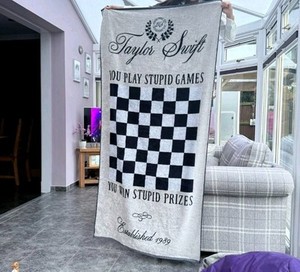 ミュージシャン Taylor Swift Checkerboard Towel Game Set
