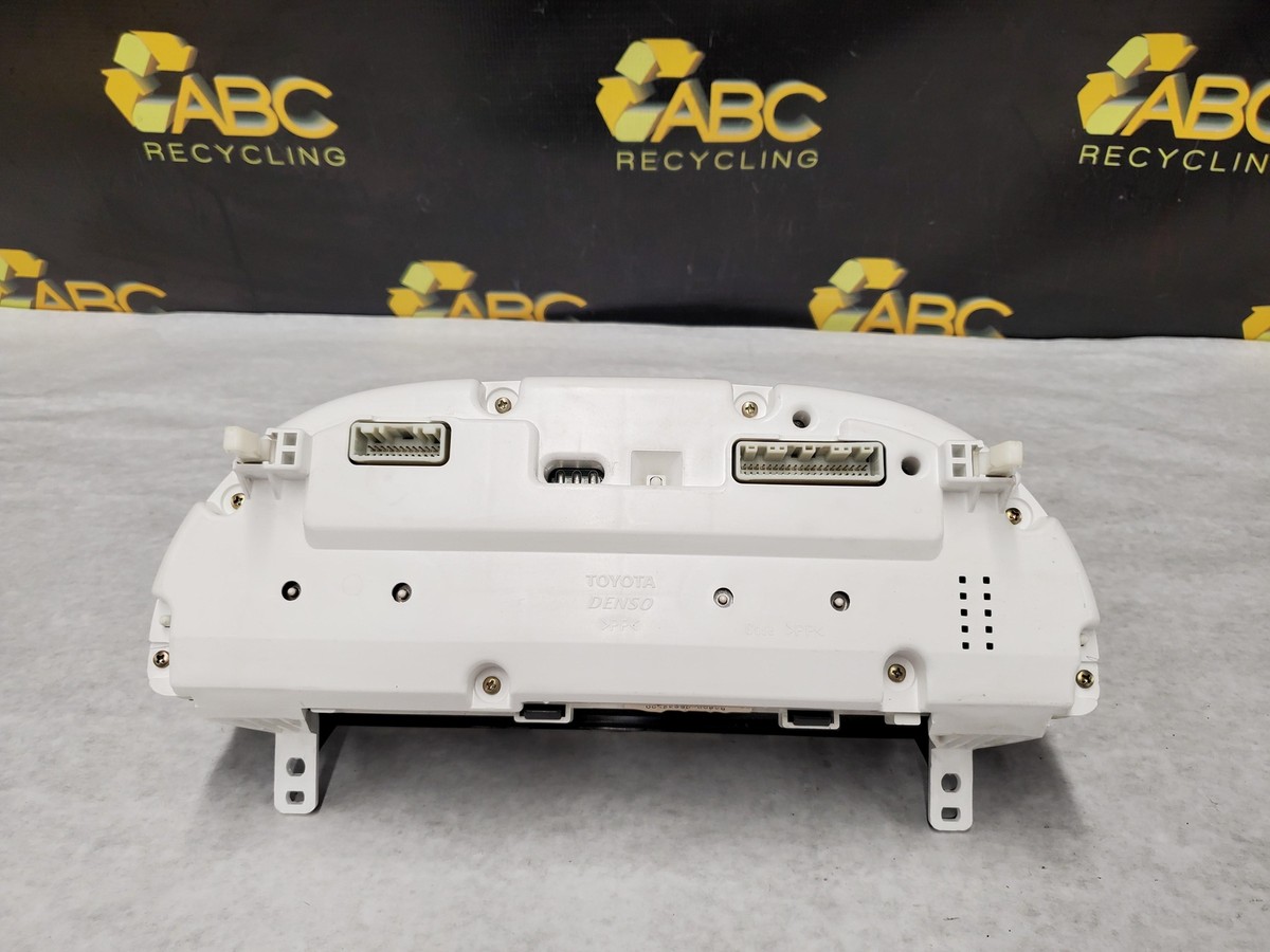 2002-2004 Toyota Camry Speedometer Instrument Cluster Assembly ID