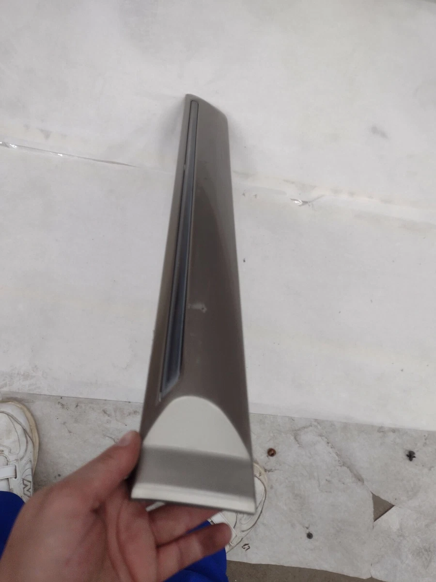 01-06 SUZUKI GRAND VITARA XL-7 LEFT REAR DOOR TRIM MOLDING 77630