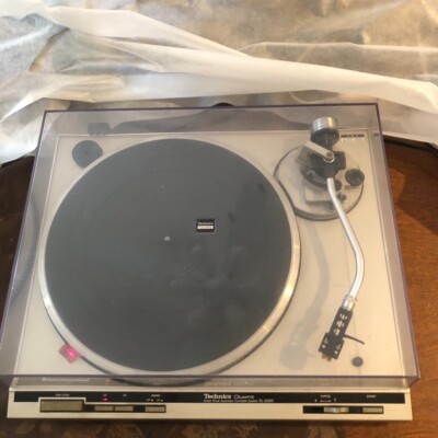 Technics SL-Q303 Quartz Direct Drive DD Full Automatic Turntable