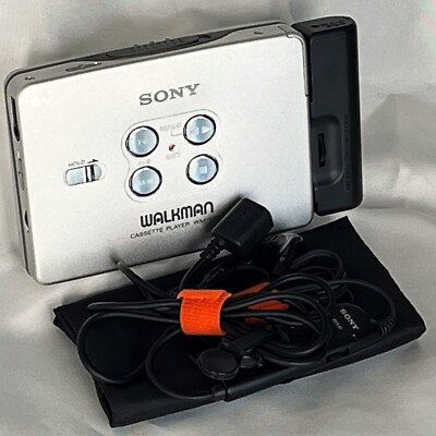 SONY WM-EX511 1994 Silver W/accessories Walkman Cassette Player