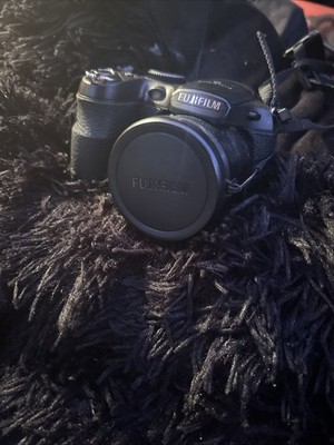 Fujifilm FinePix S Series S8600 16.0MP Digital Camera - Black for