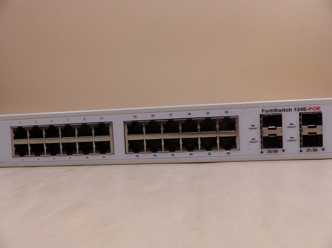 a63 Fortinet FortiSwitch 124F POE 新品未使用 FS-124F-POE-1024x395.png