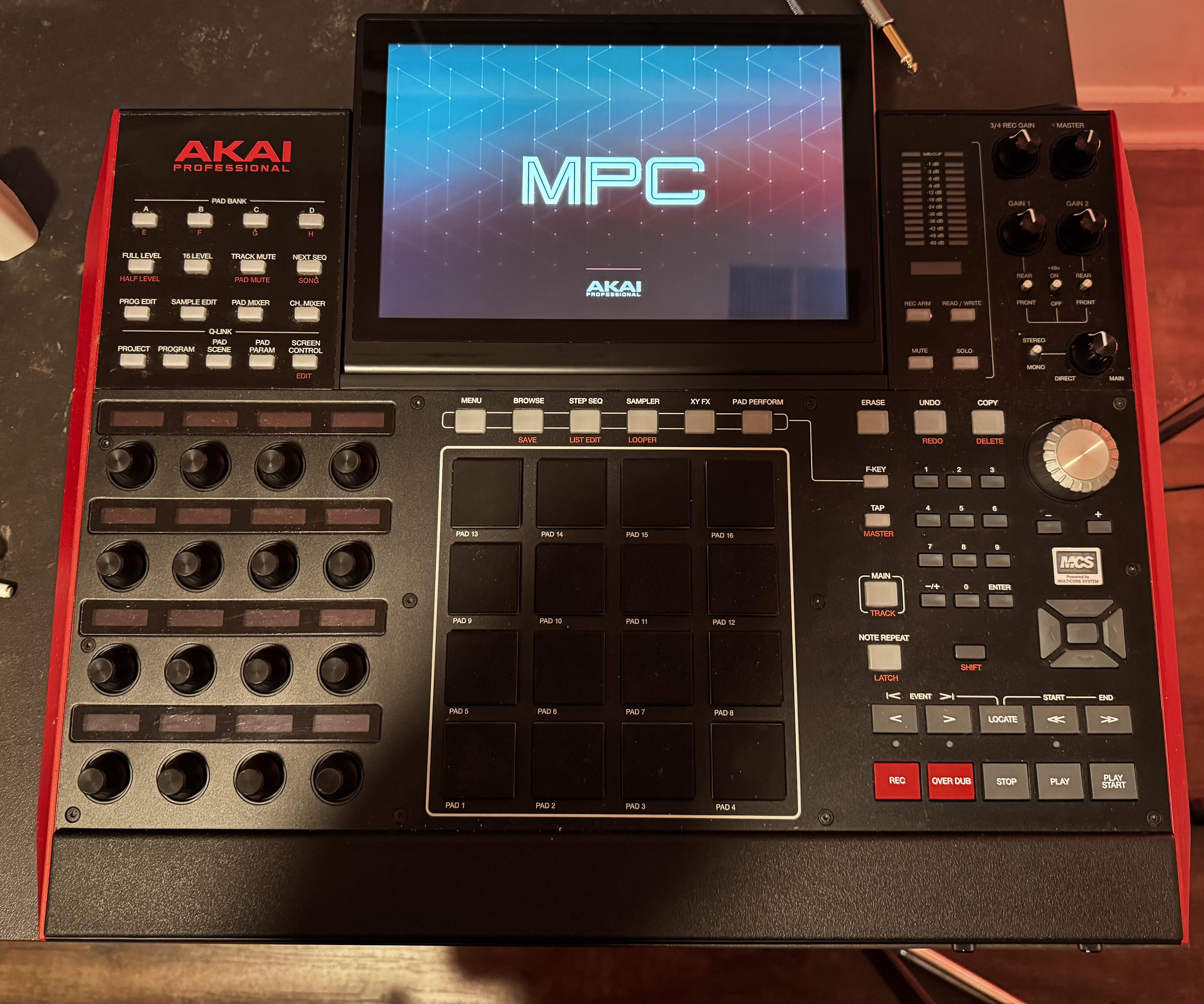 2025年2月販売終了】AKAI MPC Live II 2025年2月販売終了】AKAI MPC