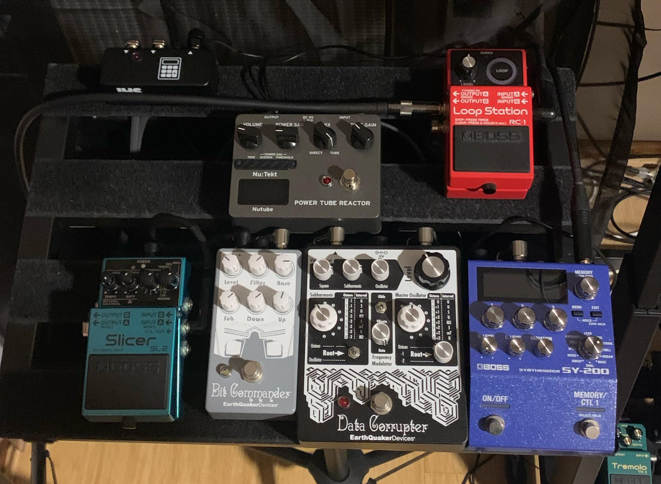 Running synth pedals in parallel thanks to the JHS summing amp