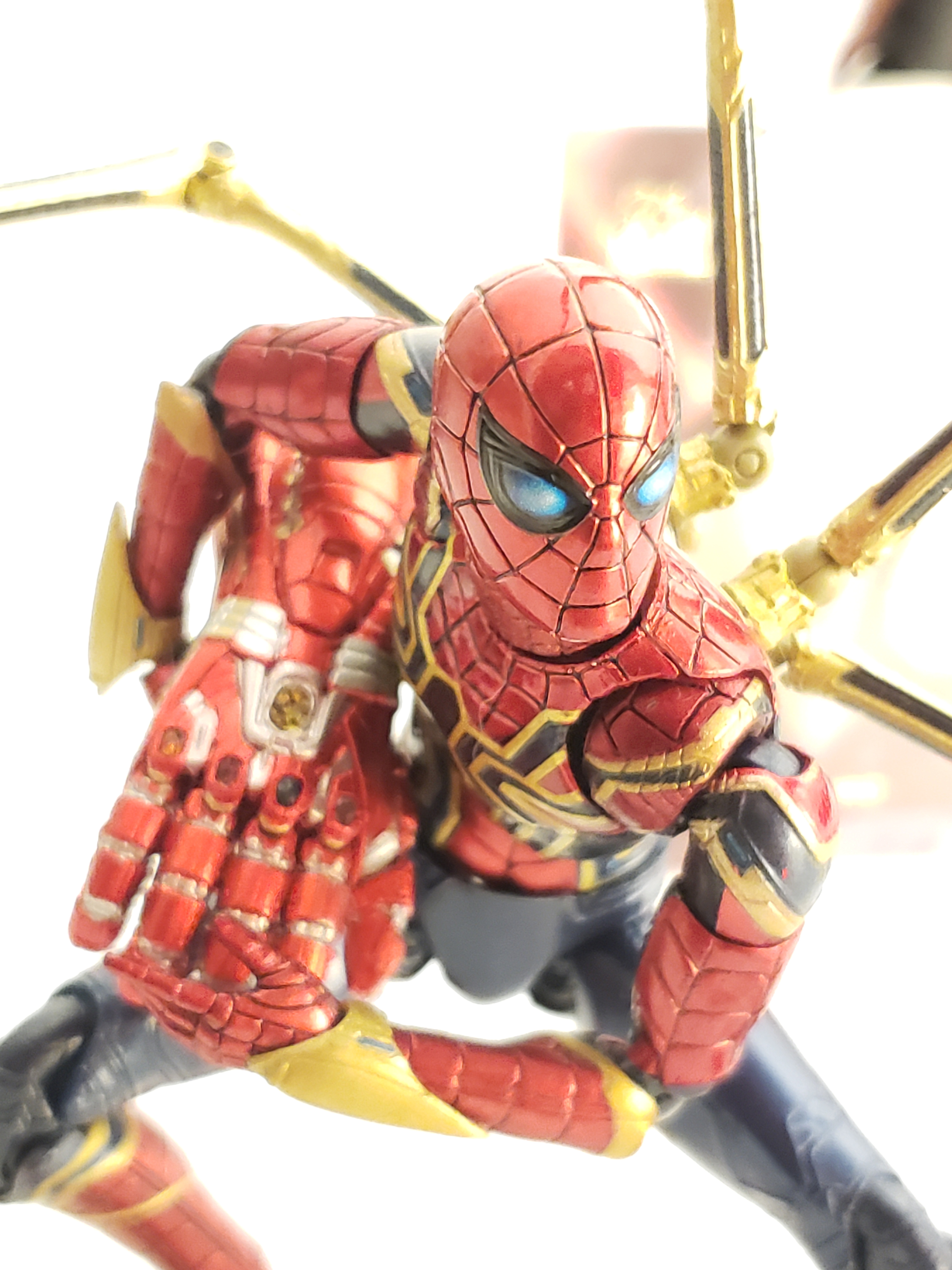 Details on the Mafex Endgame Iron Spider : r/ActionFigures