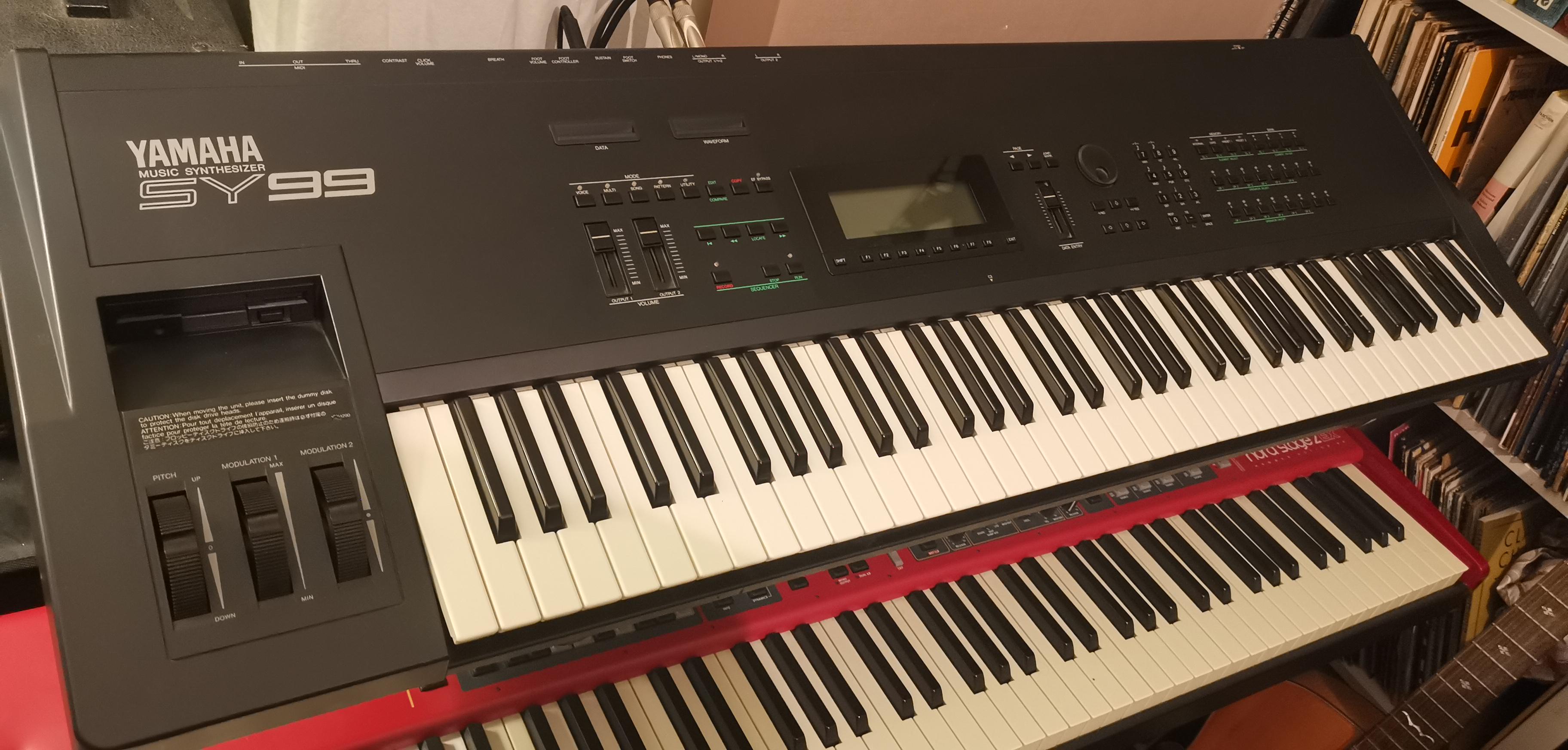 YAMAHA SY99 シンセサイザー