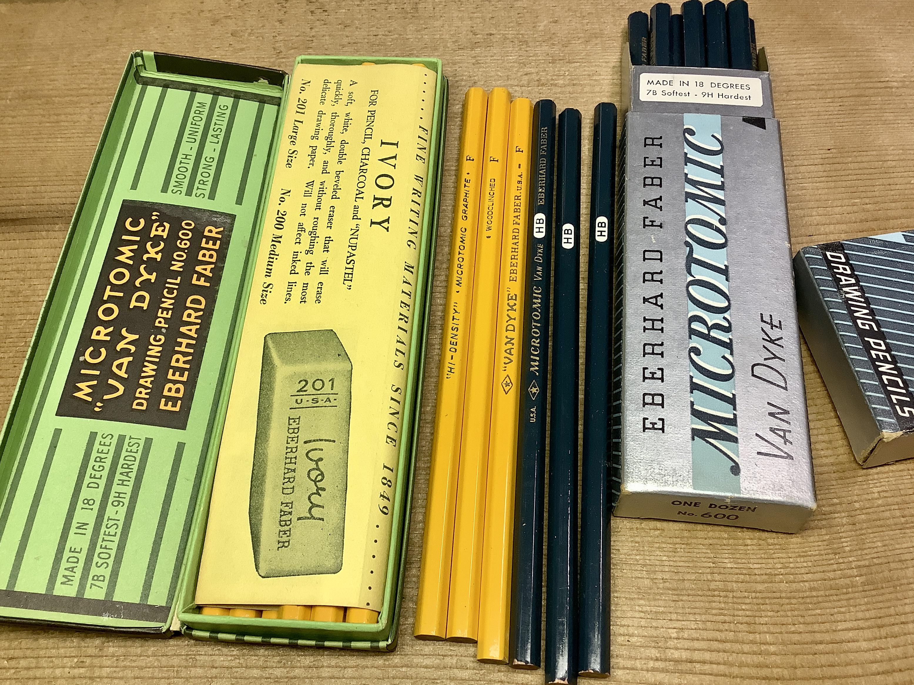 Microtomic HB vs Van Dyke : r/pencils