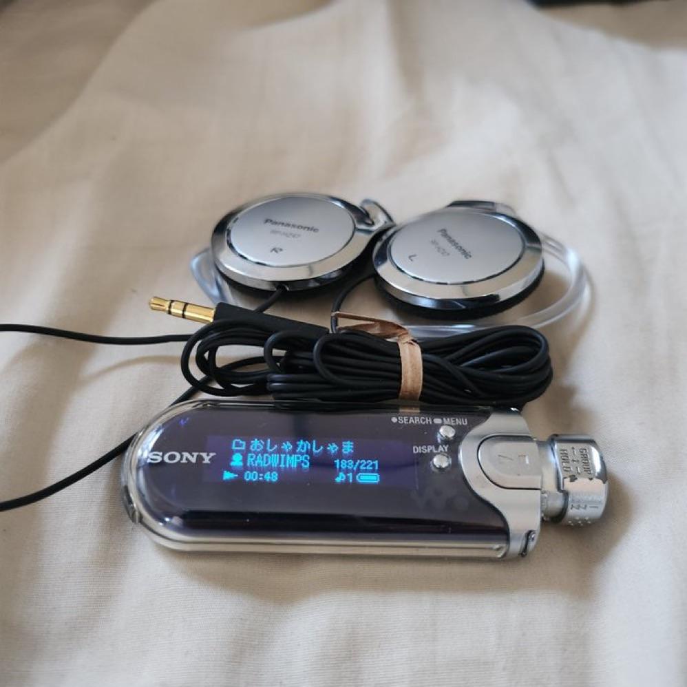 Twitterでこの写真見たんだけど、どこで手に入るか知ってる？ : r/PERSoNA