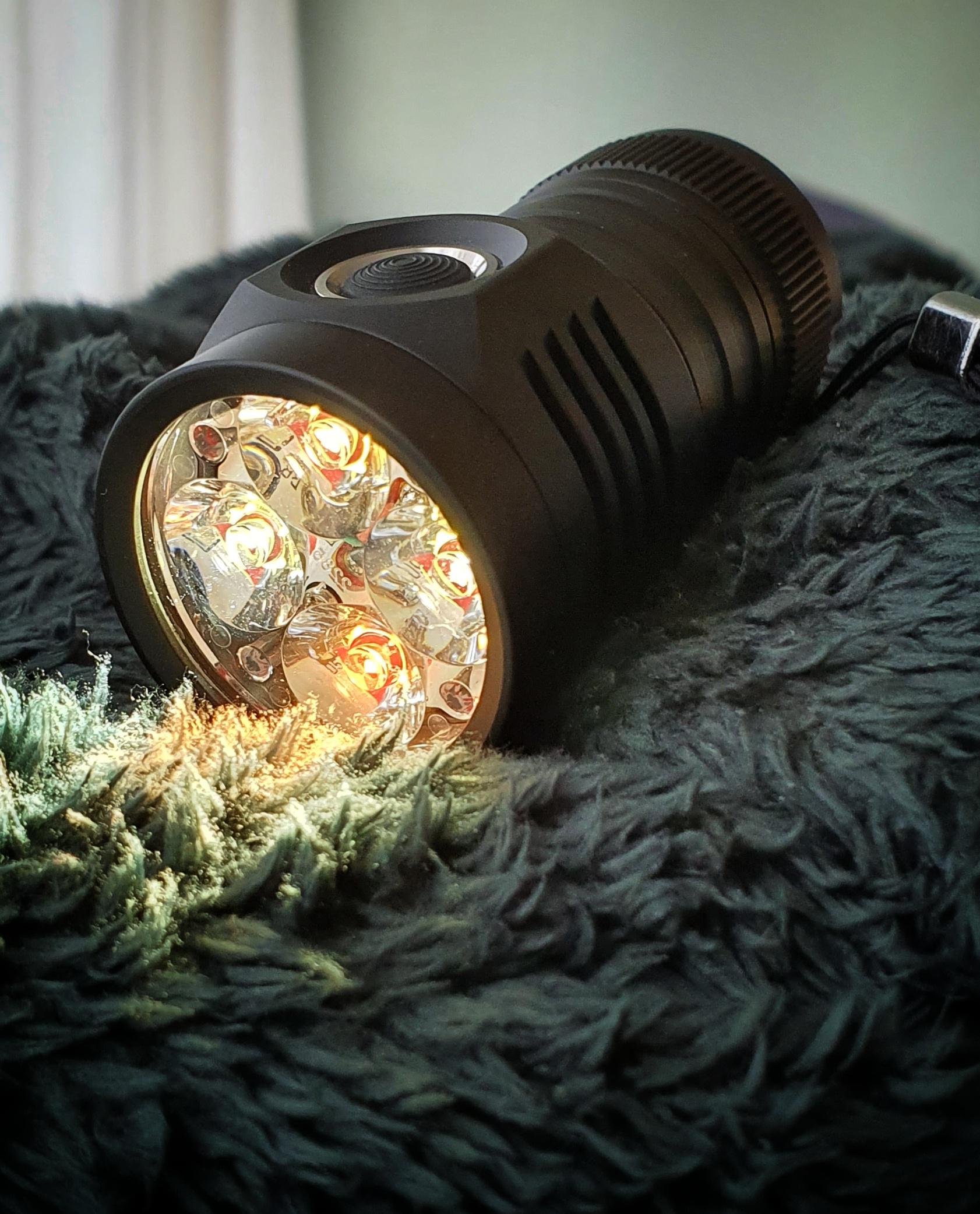 Emisar D4SV2 in 26350 mode : r/flashlight