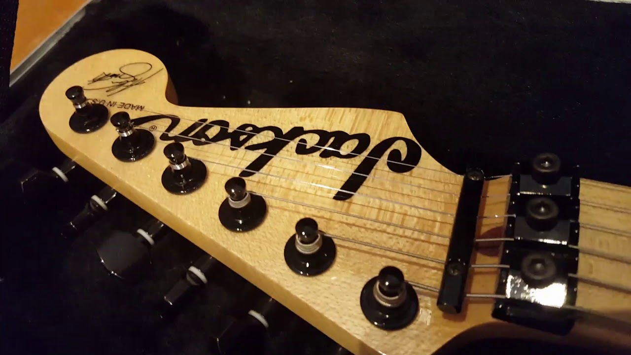 JACKSON USA ADRIAN SMITH IRON MAIDEN SIGNATURE STRAT GUITAR VIDEO