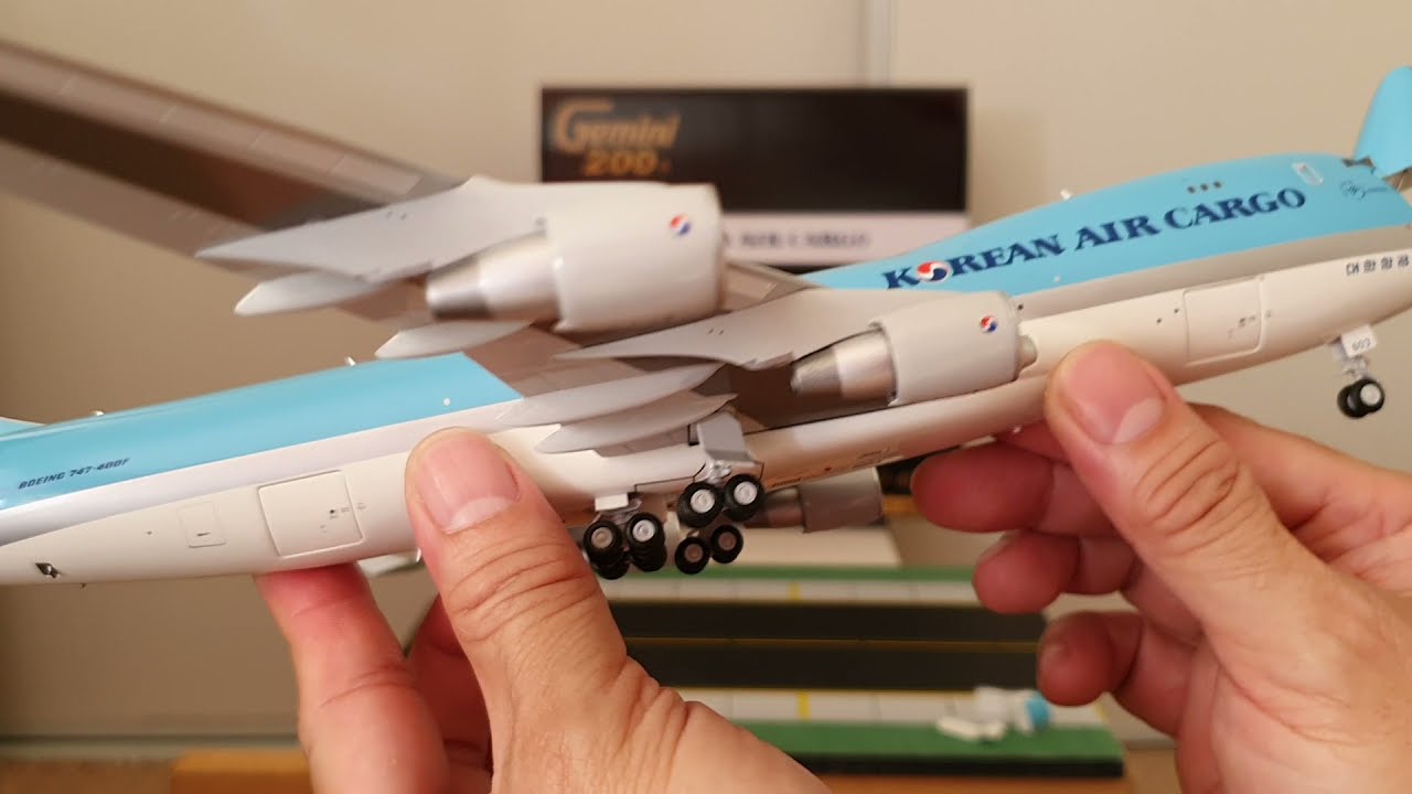 Gemini200 Korean Air Cargo (interactive) 747-400F in 1:200 scale