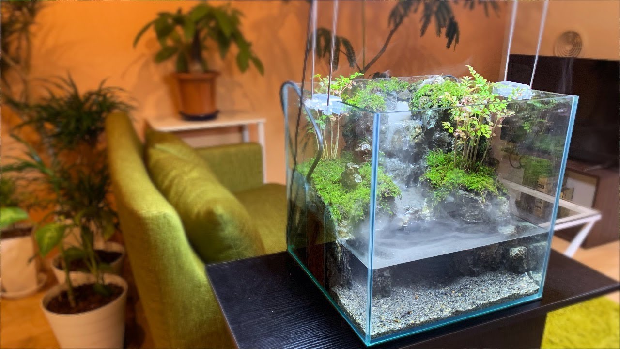 滝と霧の流れるアクアテラリウム m3150m 滝と霧の流れるアクア