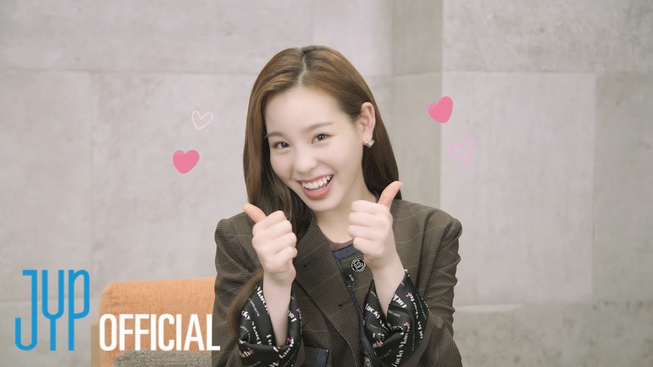 NiziU LOG] #2 教えてMAKO編 - YouTube