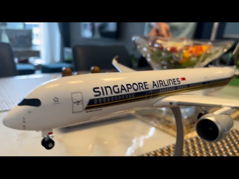 1:200 Singapore Airlines A350-900 Model - YouTube