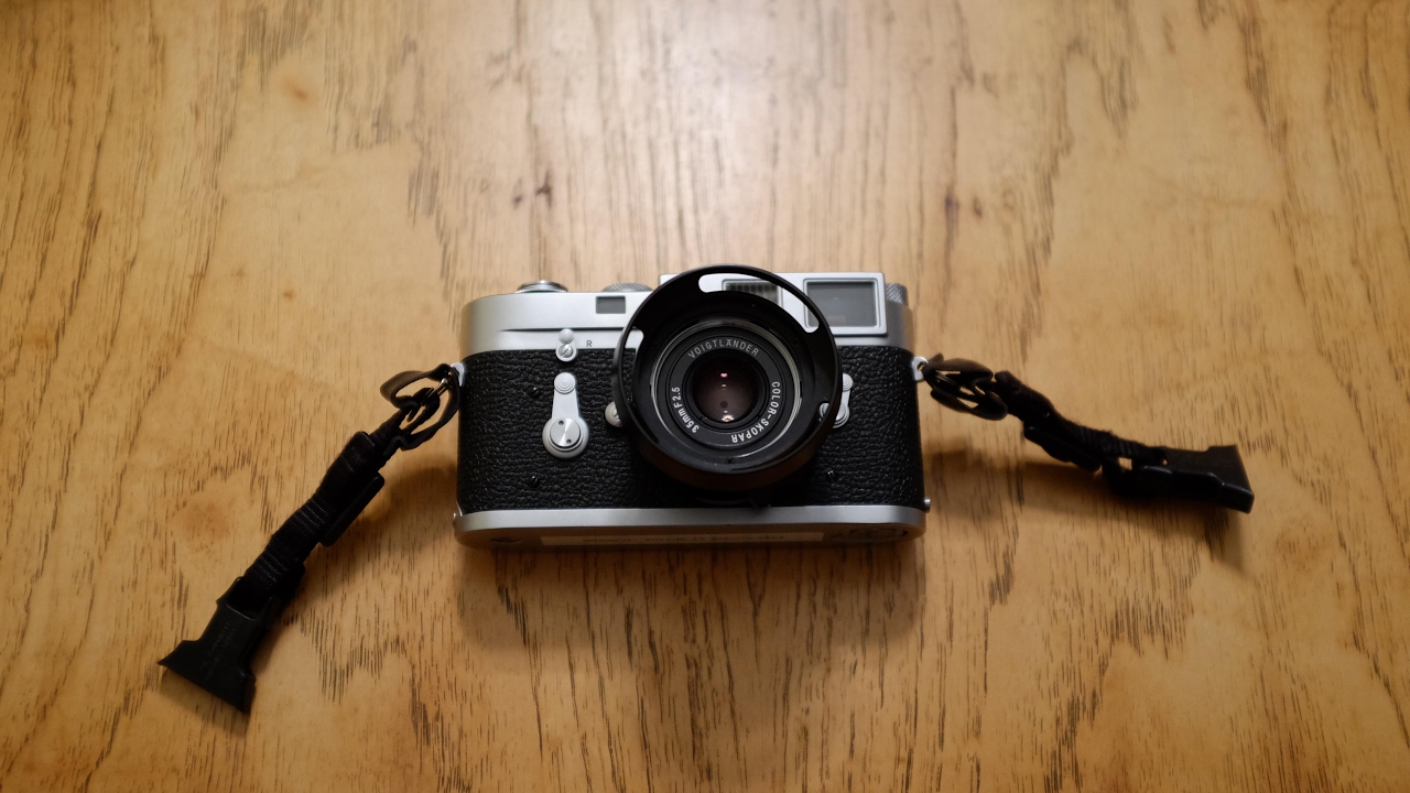 Voigtlander Color Skopar 35mm f/2.5 review - YouTube