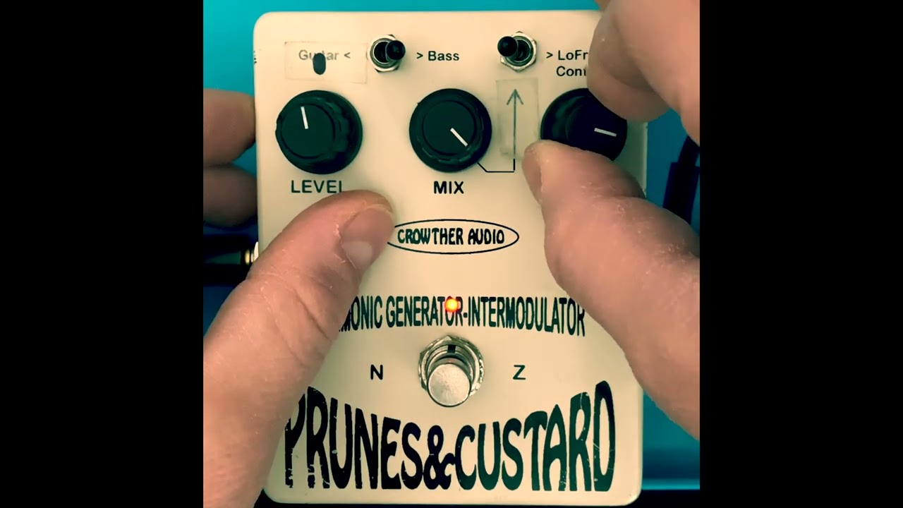 Crowther Audio Prunes & Custard Bass Effect Pedal Demo - YouTube