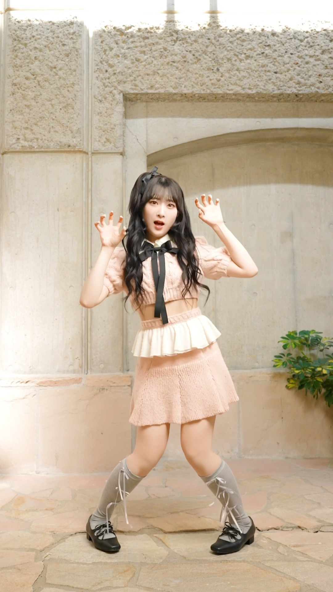 ラブソングに襲われる 」ピンクニット衣装 全身DANCE ver