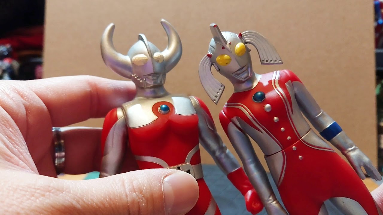 ウルトラヒーローソフビ、指人形】ウルトラの父、ウルトラの母 - YouTube