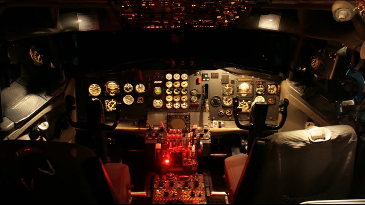 Flying the Boeing 727-200 - In the cockpit! (Full-motion Simulator