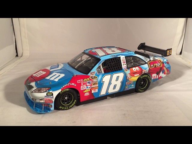 ミニカー 2008 Kyle Busch #18 M&M's RWB Summer Fun Review: 2008