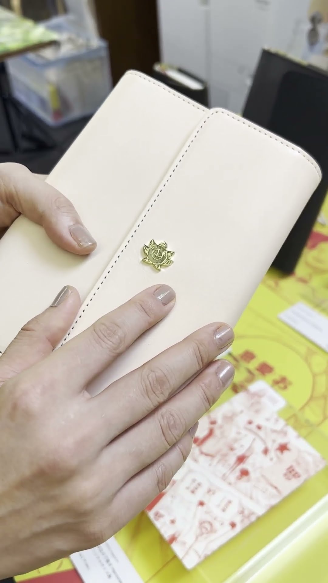 サウザンドサニー号の手帳カバー。使い込むと飴色に育っていくよ