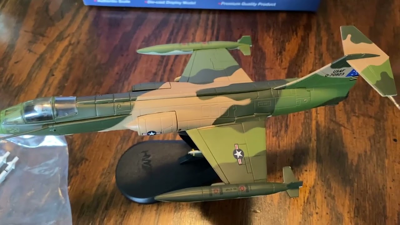Hobby Master F-104C Starfighter 1/72 model review - YouTube