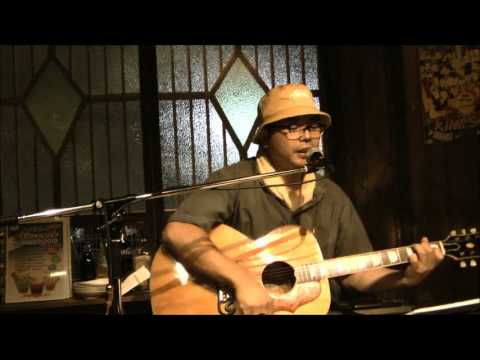 1970年代に日本の松本のマツモクで製造されたGranada J200モデル 1970