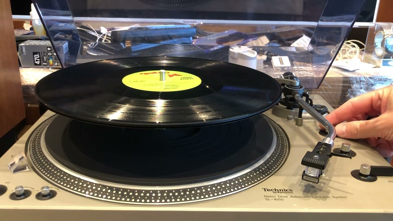 Technics SL-1700 レコードプレーヤー 本体のみ Technics SL-1700