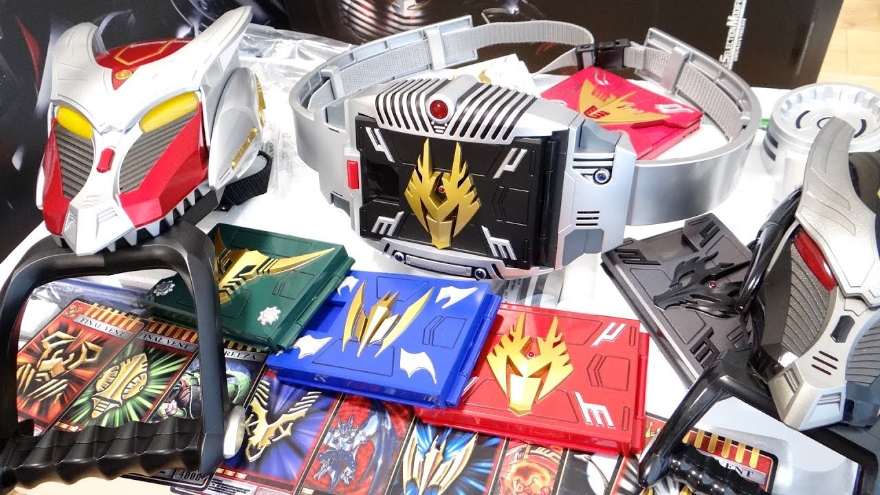 Let's open it and play! The CSM Drag Visor and V Buckle set has