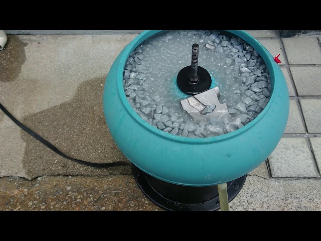 簡易小型振動バレル研磨機：鋳物部品のバリ取り - YouTube