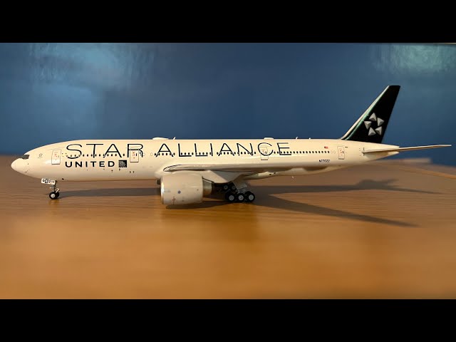 全日空商事 STAR ALLIANCE Boeing 777-200 1/400 Amazon.co.jp: ANA