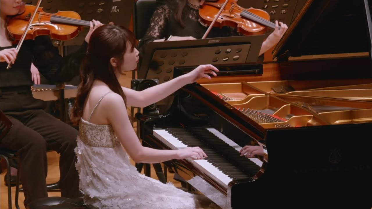 Chopin: Piano Concerto No. 1 in E minor, Op. 11 - Hina Inazumi