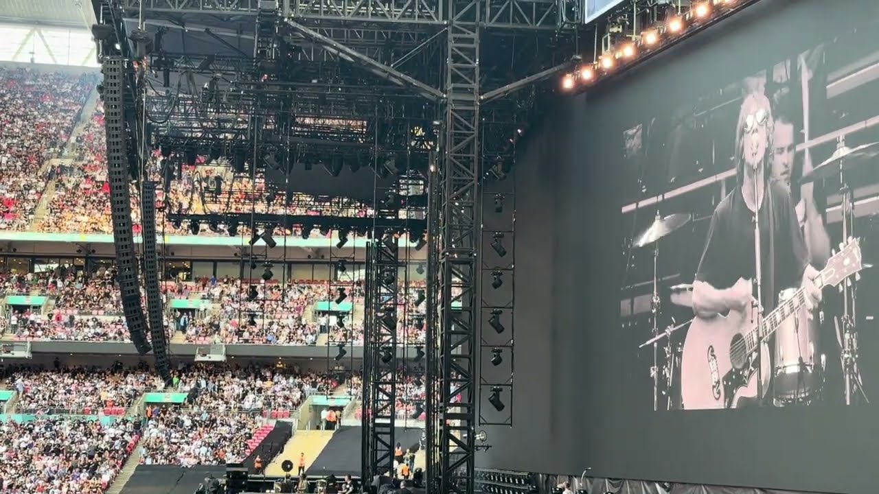 Richard Ashcroft-Lucky Man (The Verve) @ Wembley Stadium, 30th