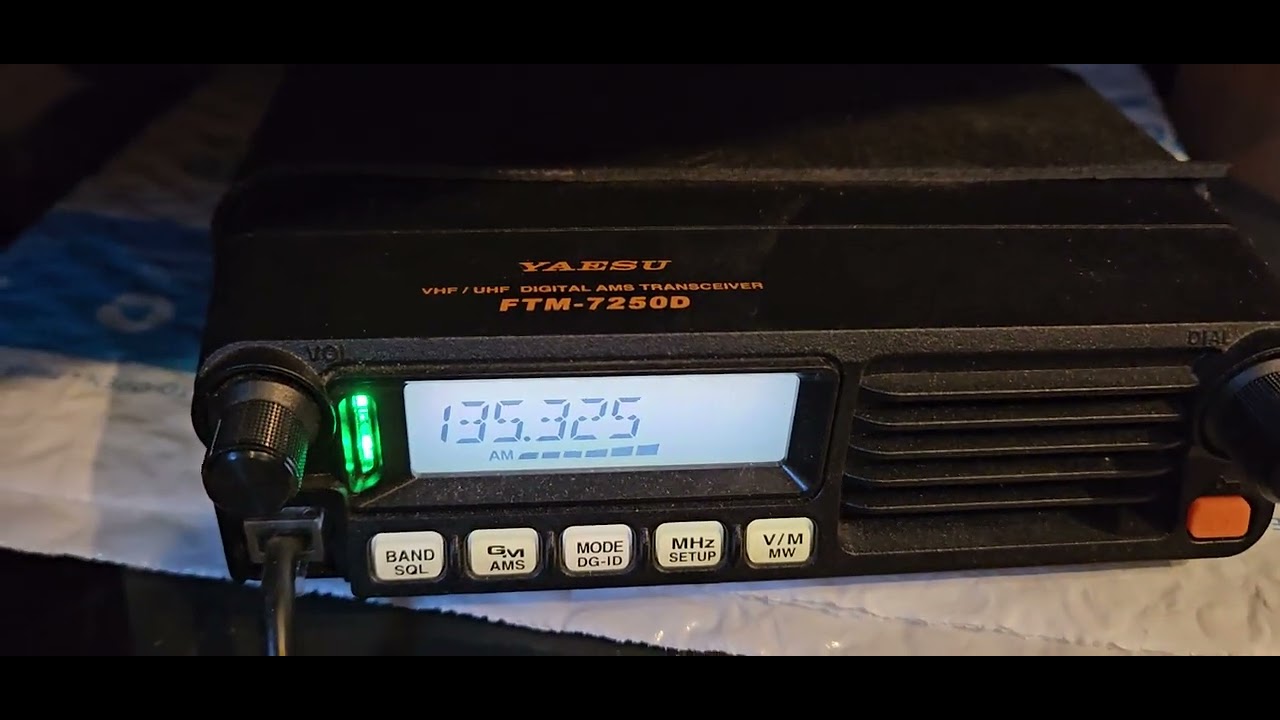 YAESU FTM-7250D HAM RADIO ON AIR BAND - YouTube