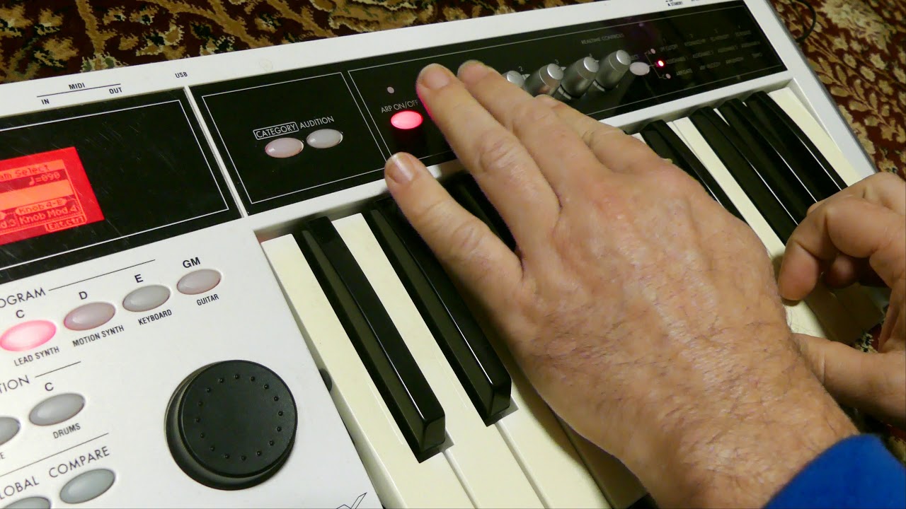 Korg Micro X Synthesizer: 25 keys of pure magic - YouTube