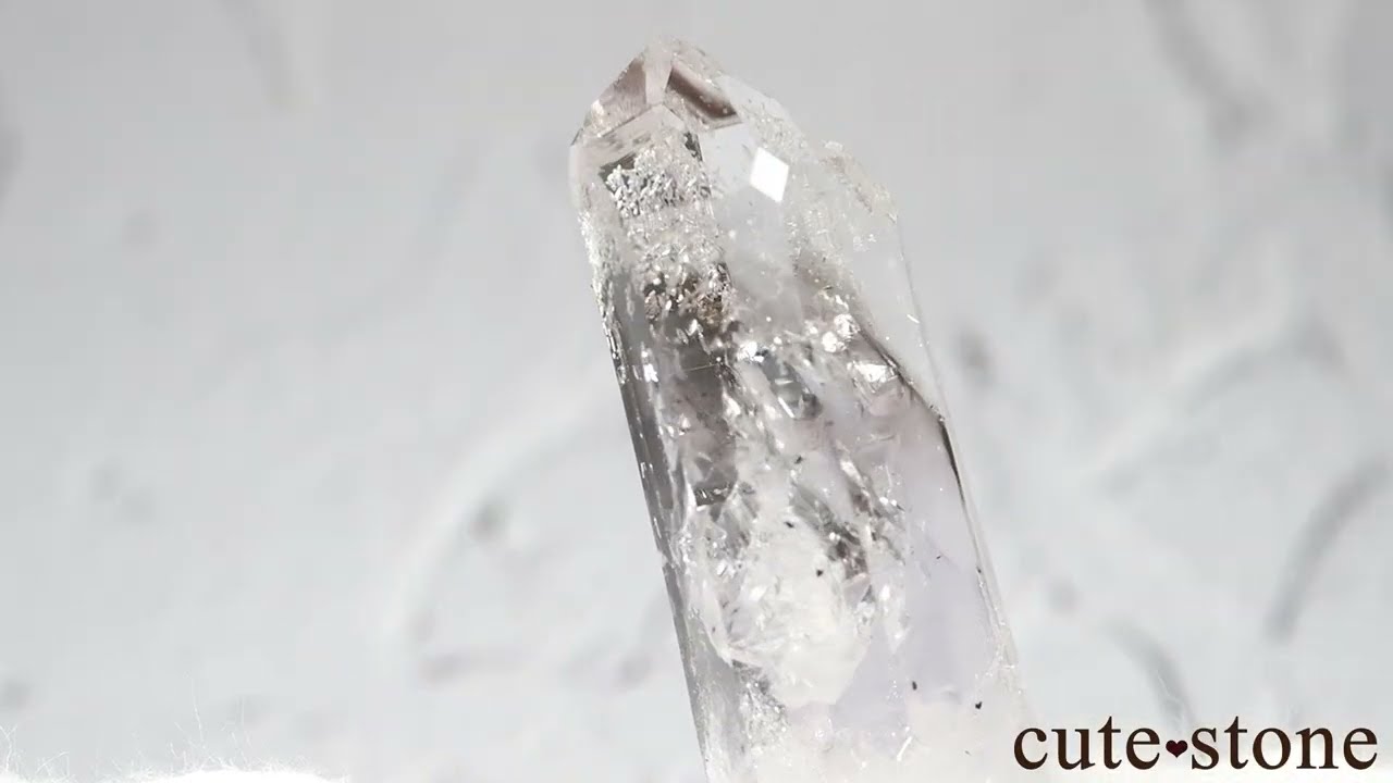 ナミビア ブランドバーグ Goboboseb産 水入りライトカラーアメジスト