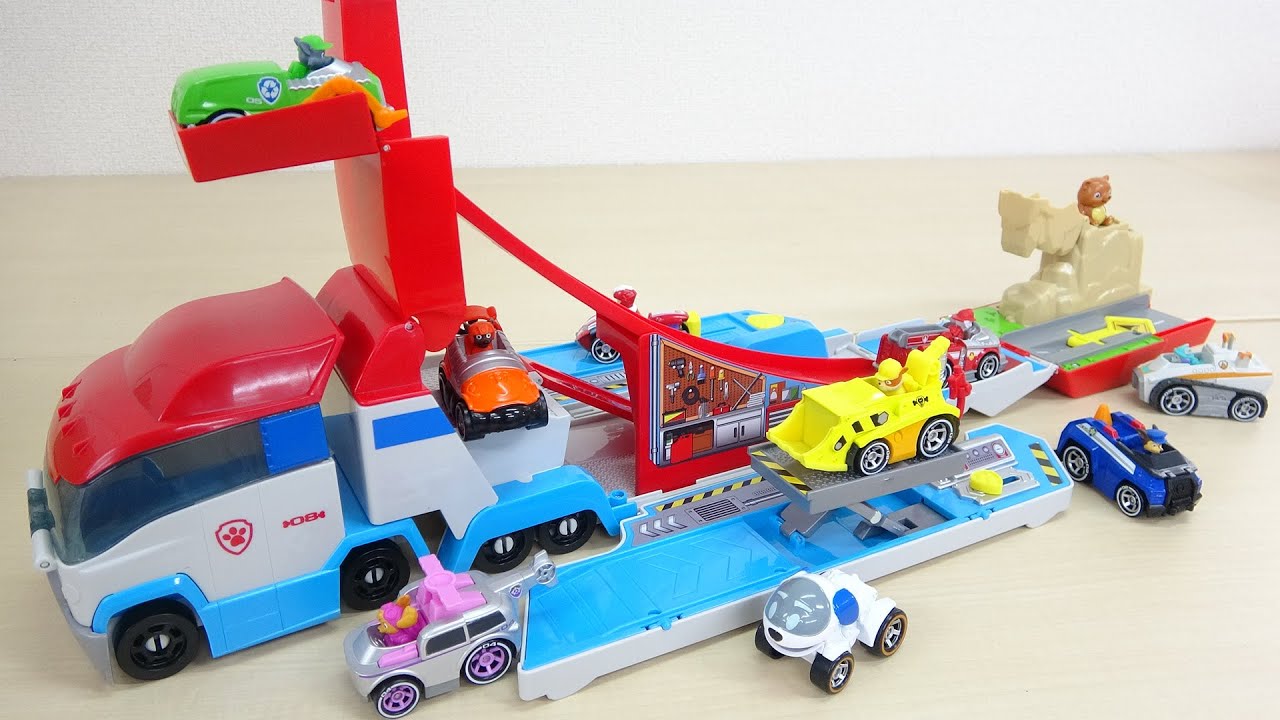 パウパトローラー 開いて変形！レスキュー遊び パウ・パトロールの