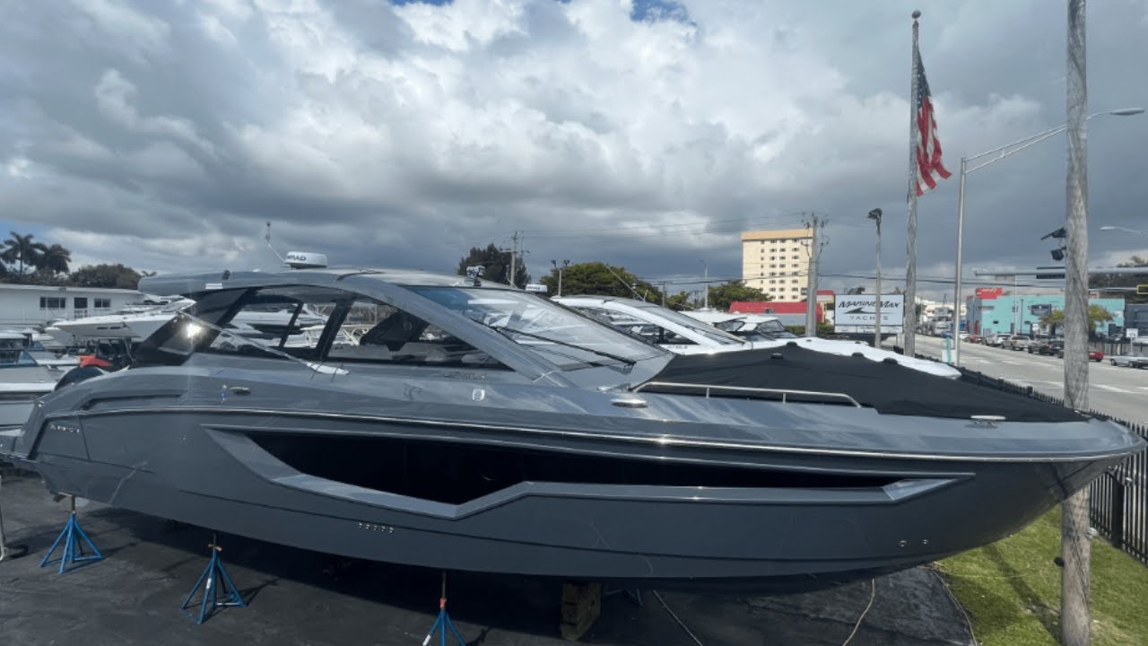 Cruisers Yachts 42 GLS Walkthrough | Luke Gonzalez | MarineMax