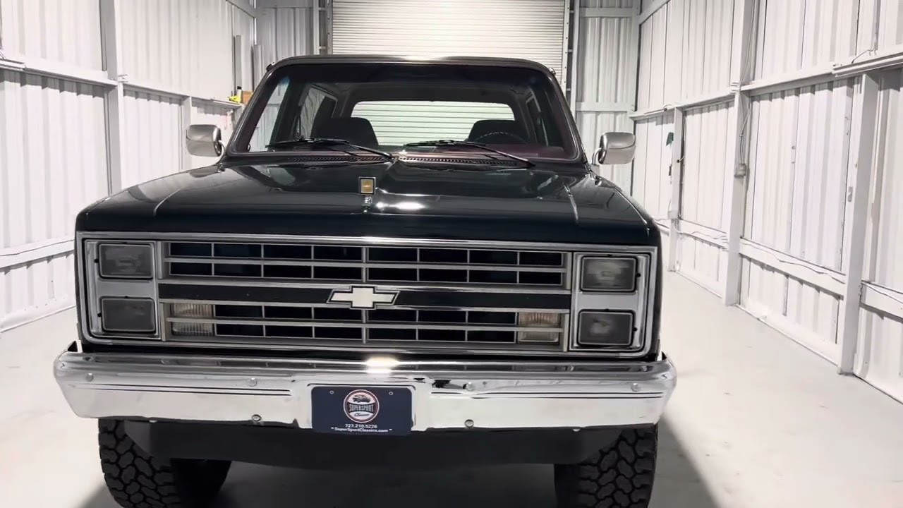 グリーンライト '87 GMC ジミー リフテッド 紺／白 1987 GMC Jimmy