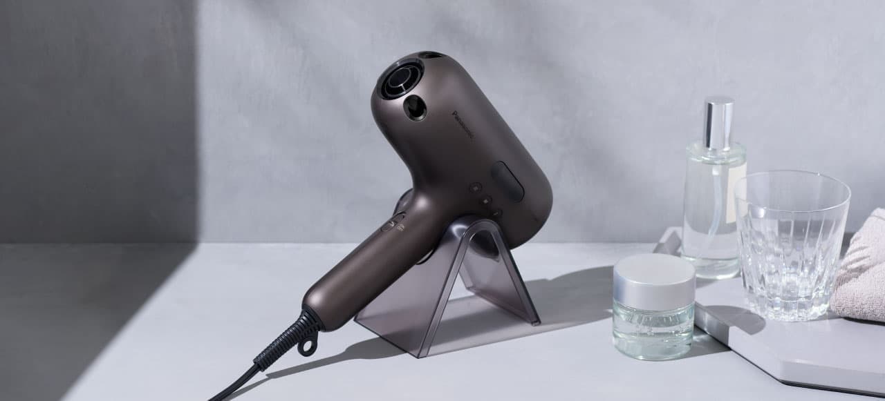 Panasonic ナノケア史上最高の髪ケアを実現｜「ヘアードライヤー