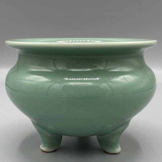 加藤 泰一 青磁袴腰香炉