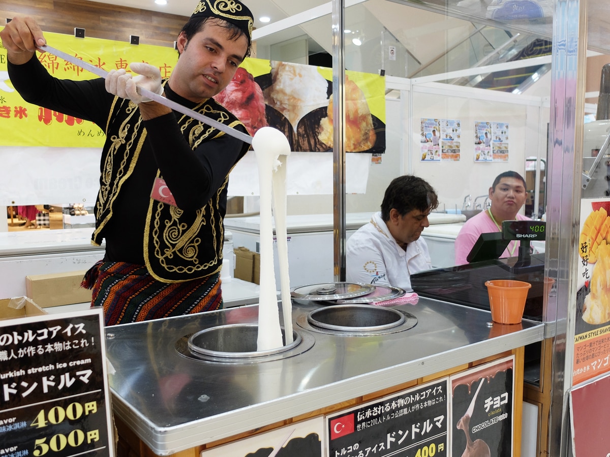 トルコアイスドンドゥルマ販売台