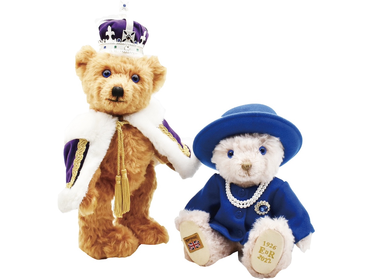 エリザベス女王＆チャールズ国王戴冠記念テディベア」 - 池袋経済新聞