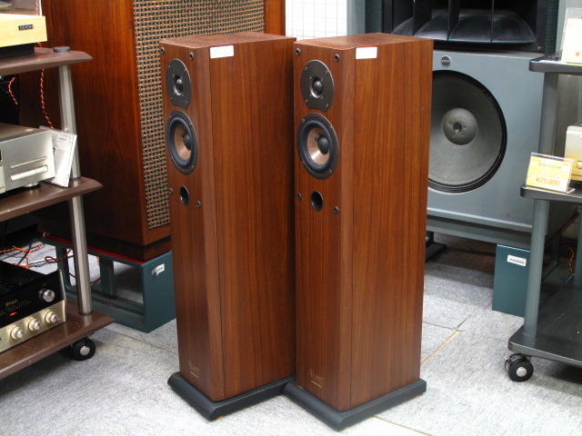 ショップ ONKYO D-205F 2way スピーカーシステム ONKYO D-205F 2way